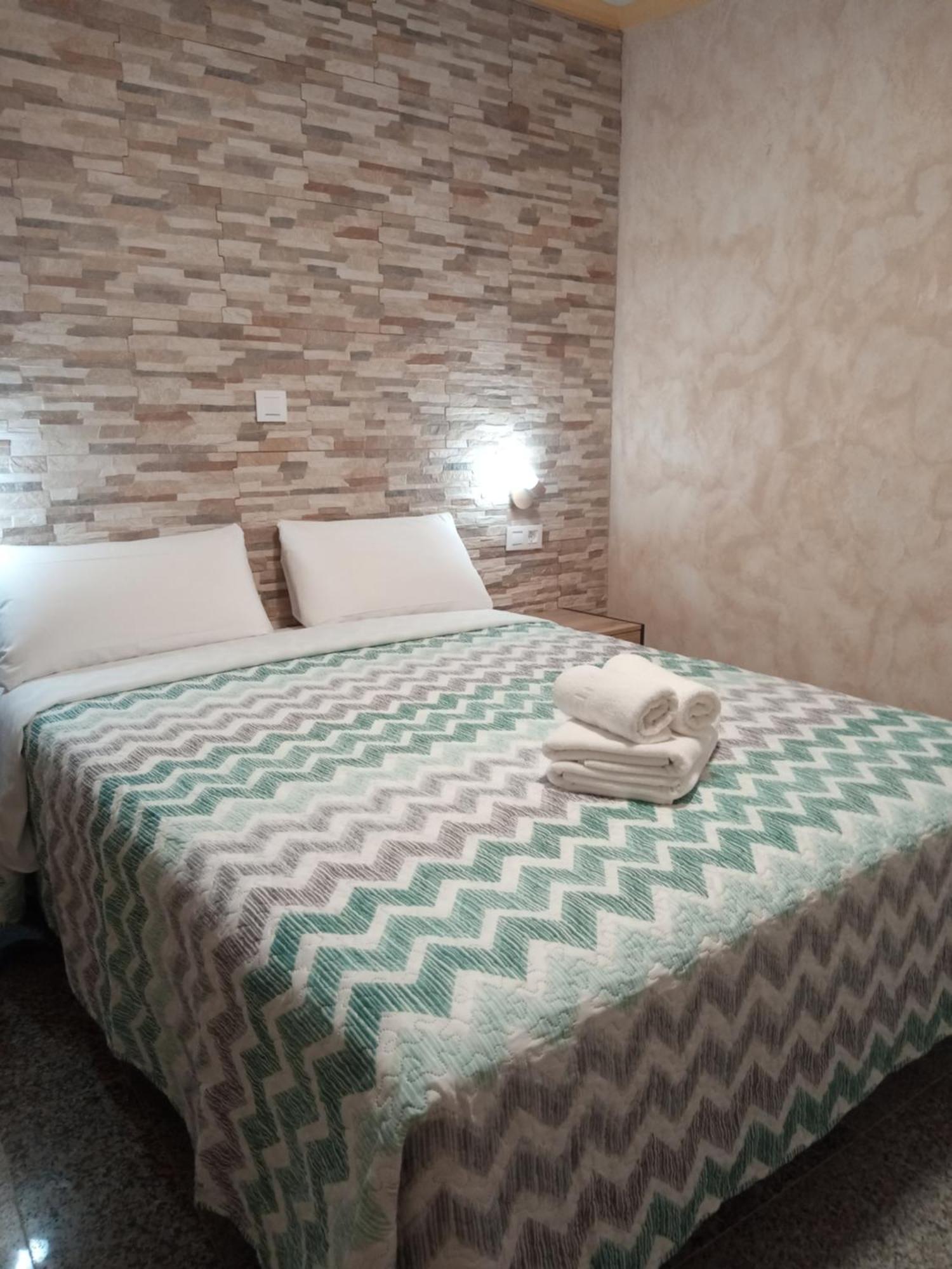 La Tortuga Lodging Rooms Tarifa Exterior photo